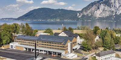 Forstlichen Bildungszentrum Blick auf den Traunsee und den Traunstein in Gmunden, Oberösterreich.