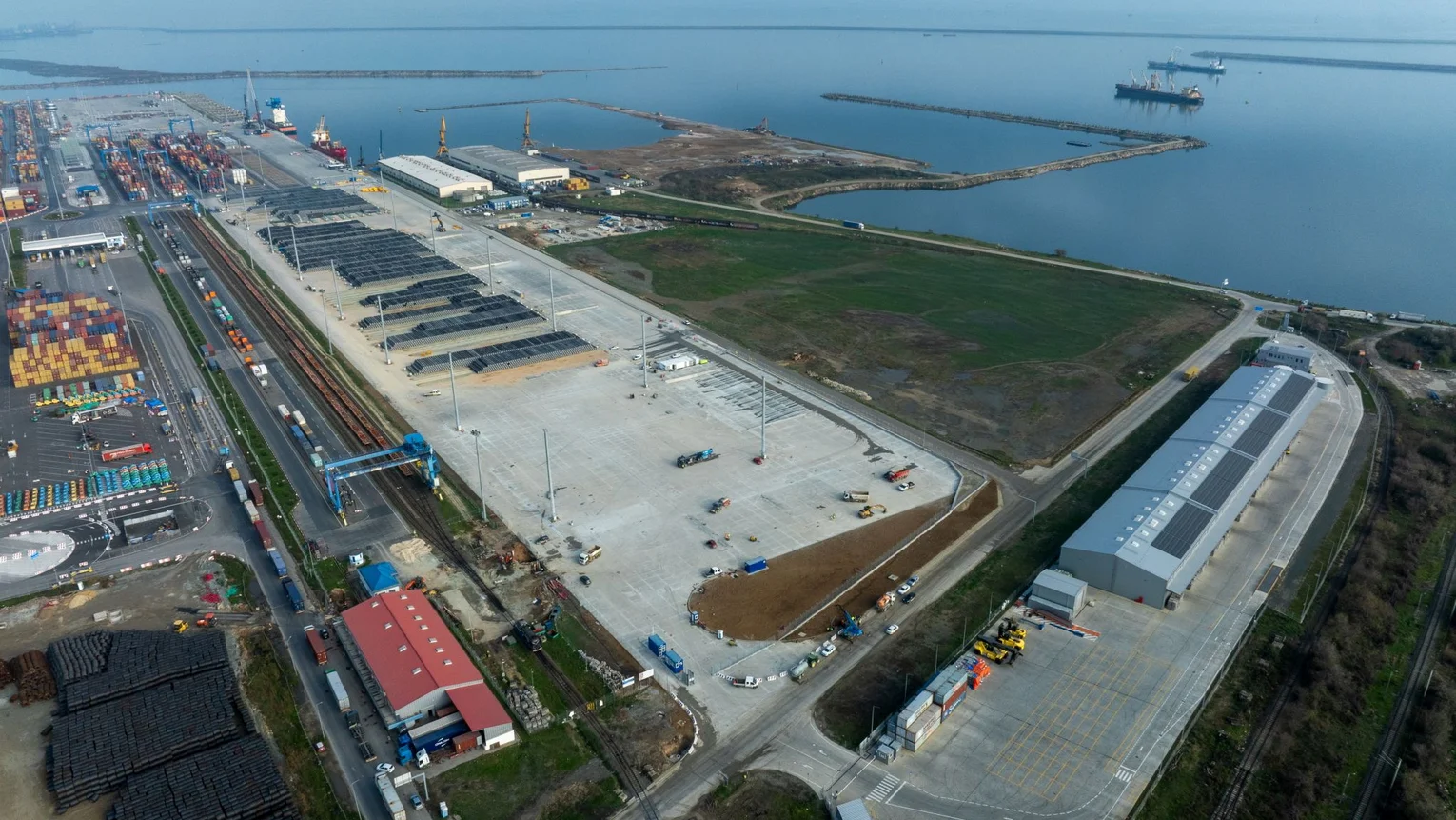 A harbour and the sea from a bird’s-eye view