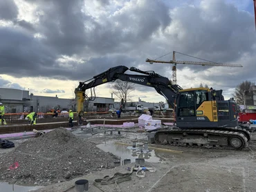 Bagger auf Baustelle
